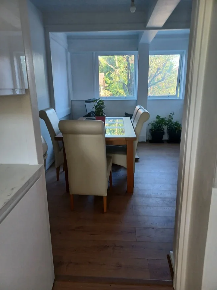 Room Harrow Road in City of Westminster