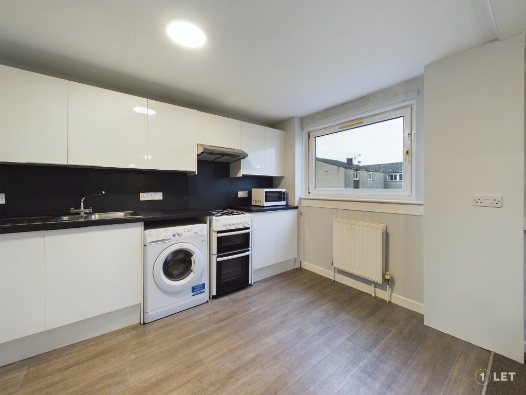 Flat Calder Road in City of Edinburgh