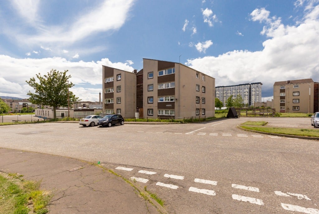 Flat Calder Road in City of Edinburgh