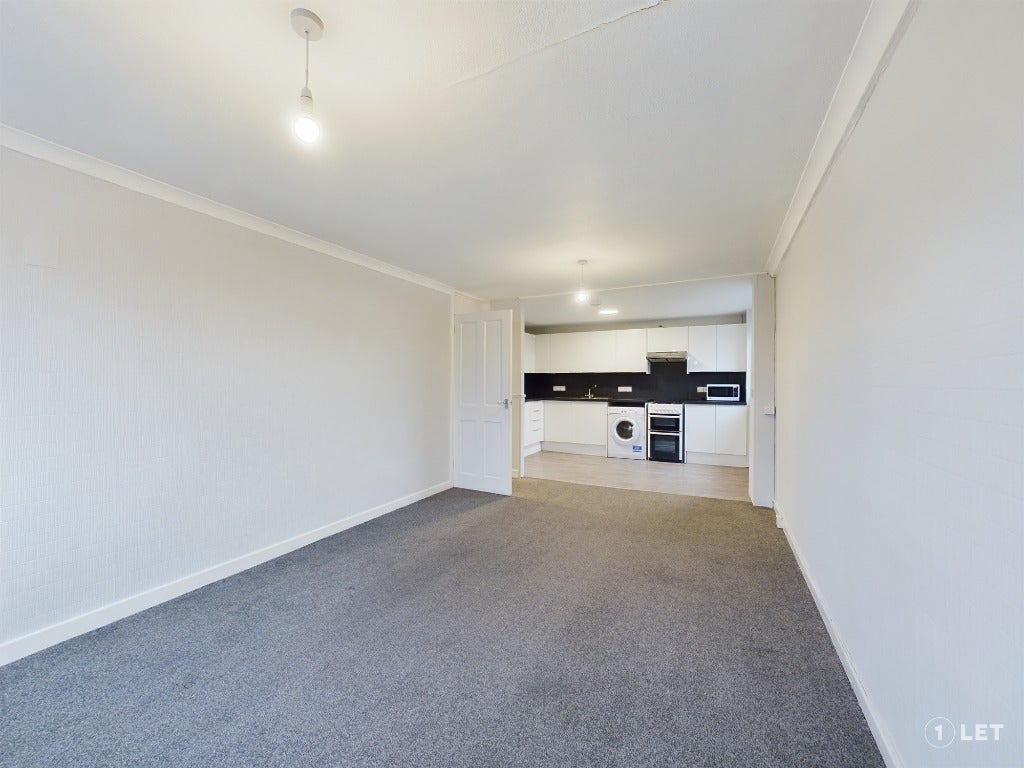 Flat Calder Road in City of Edinburgh