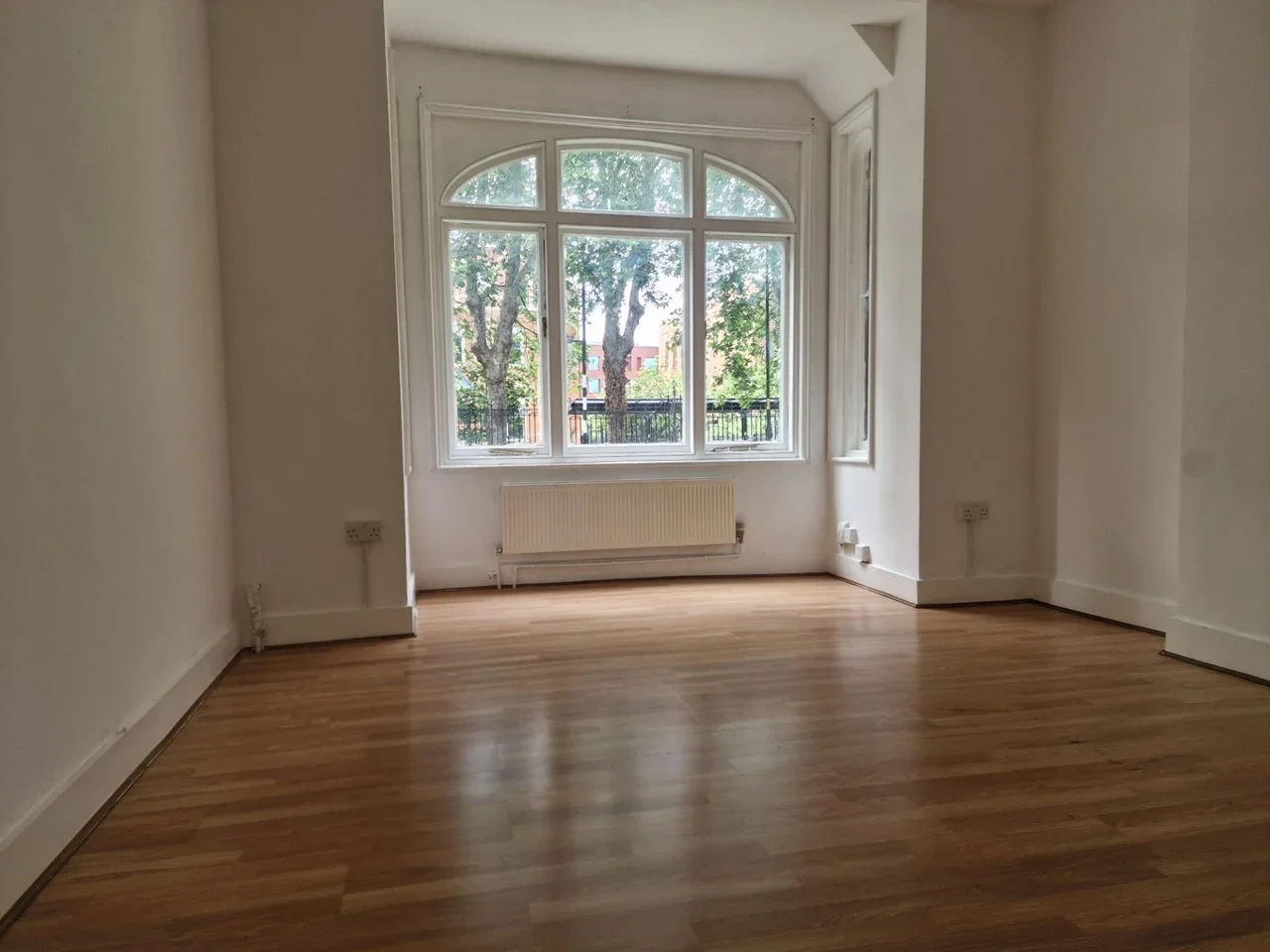 Flat East Dulwich Grove in Greater London