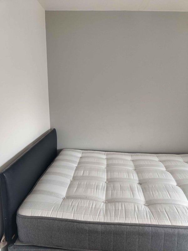 Room Queen Margaret's Road in Coventry
