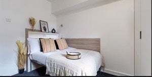 Room Lower Chatham Street in Manchester