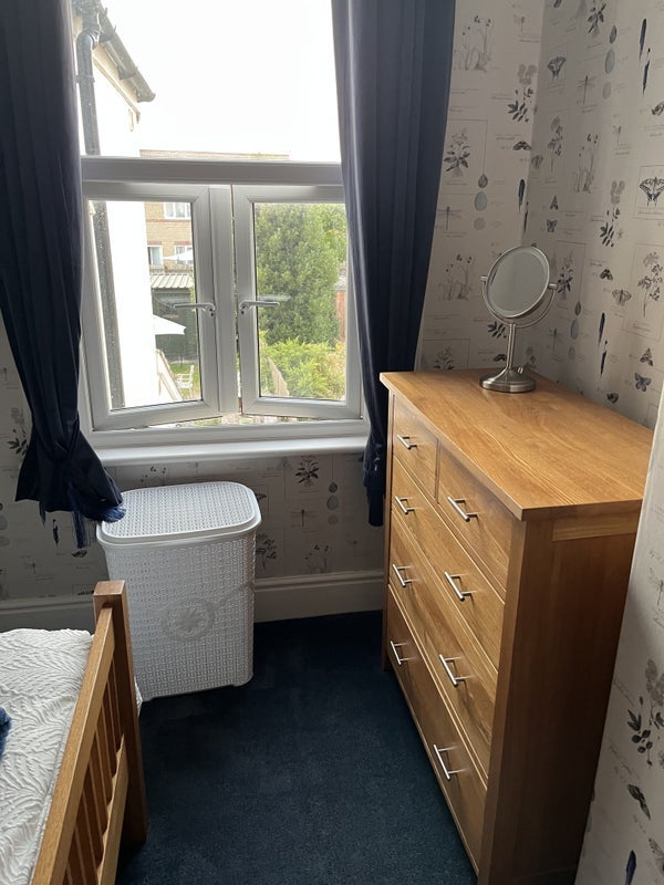 Room Amberey Road in Weston-super-Mare