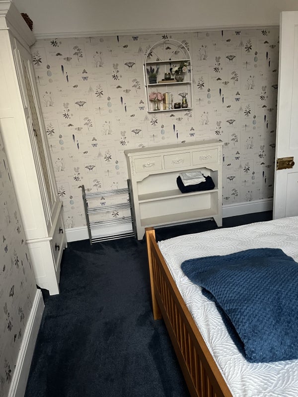 Room Amberey Road in Weston-super-Mare