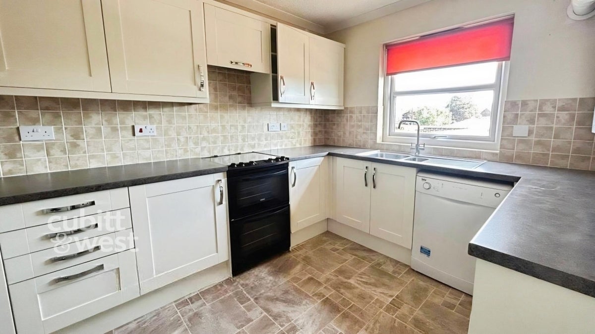 Flat Elizabeth Way in Basildon