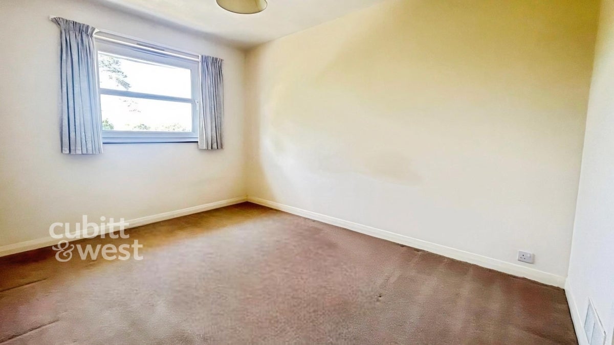 Flat Elizabeth Way in Basildon