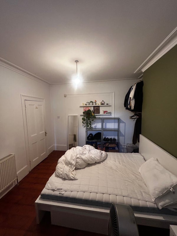 Room Holcroft Road in Greater London
