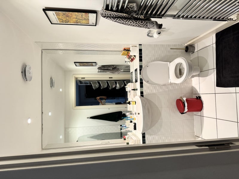 Flat Eden Grove in Greater London