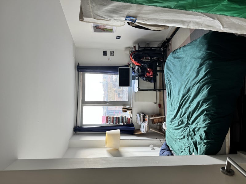 Flat Eden Grove in Greater London