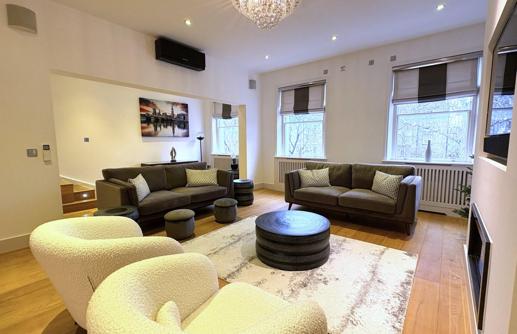 Flat Lowndes Square in Greater London