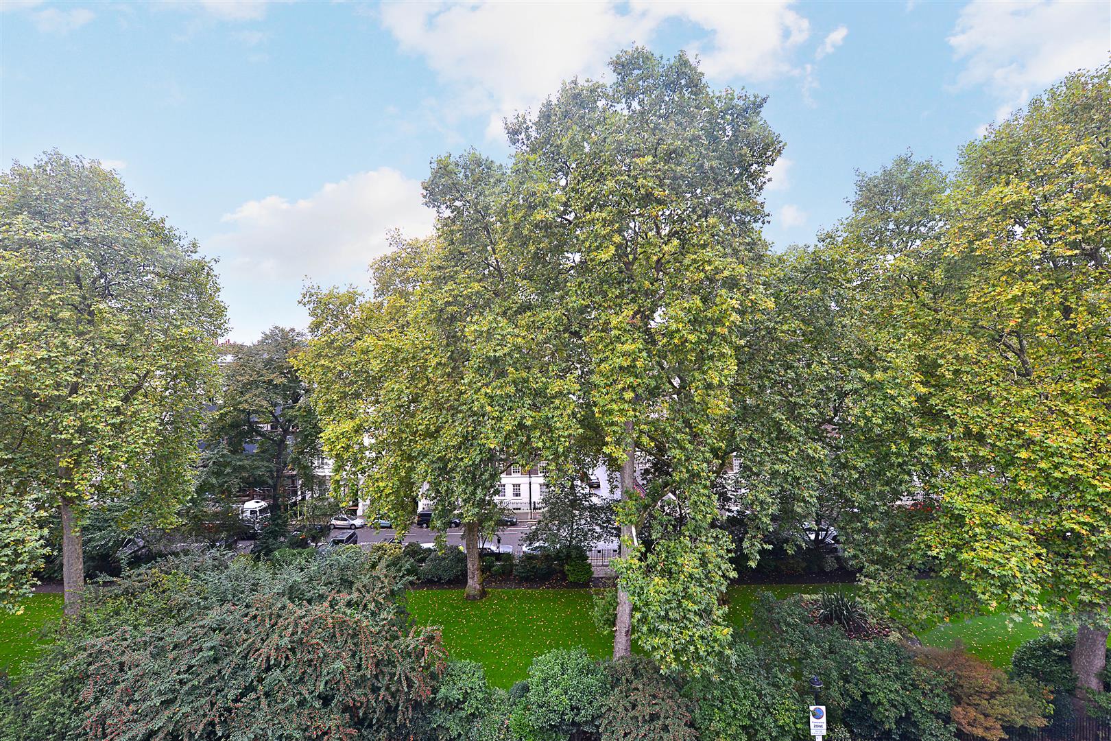 Flat Lowndes Square in Greater London