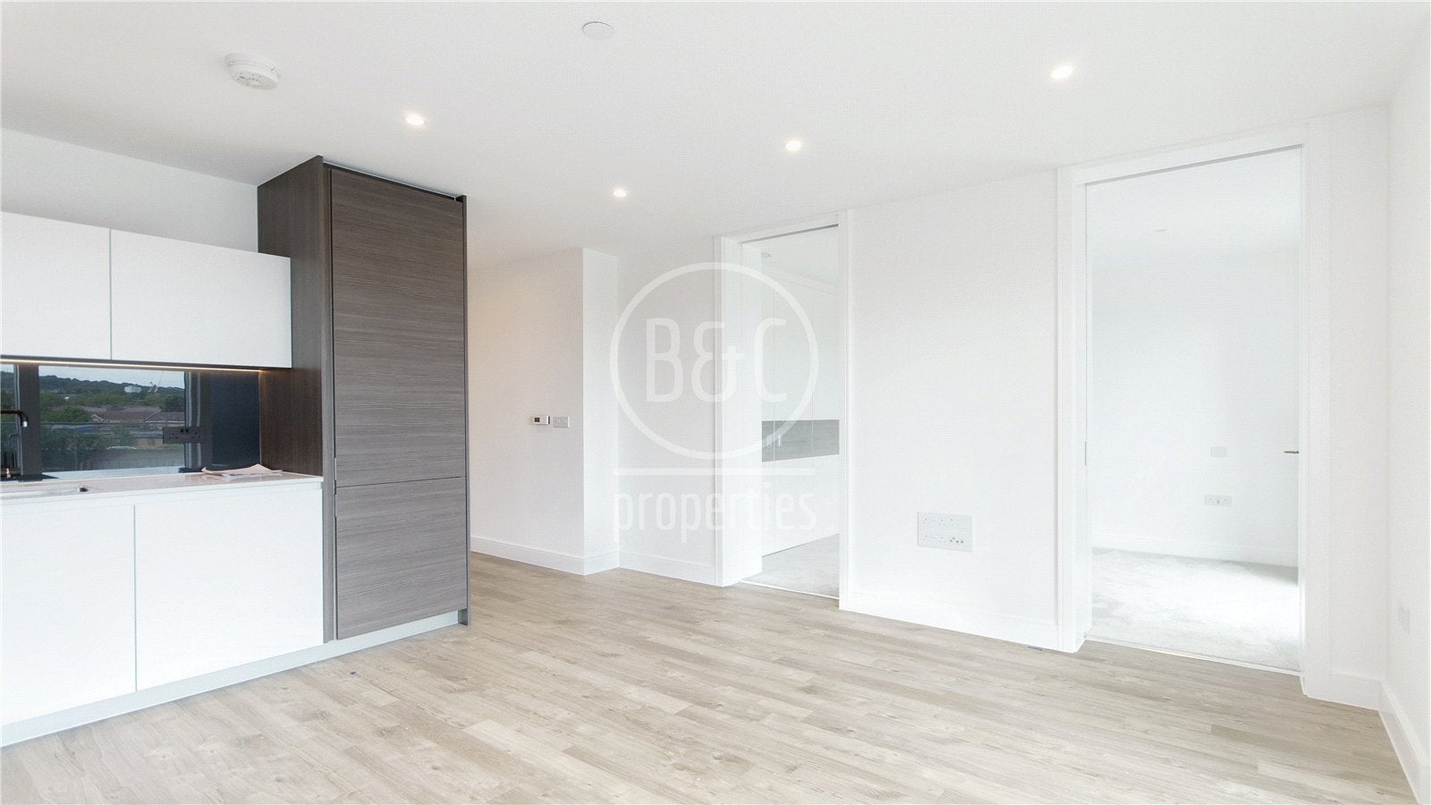 Flat Henley Cross in Greater London