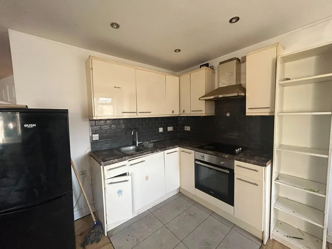 Flat Dagmar Mews in Greater London