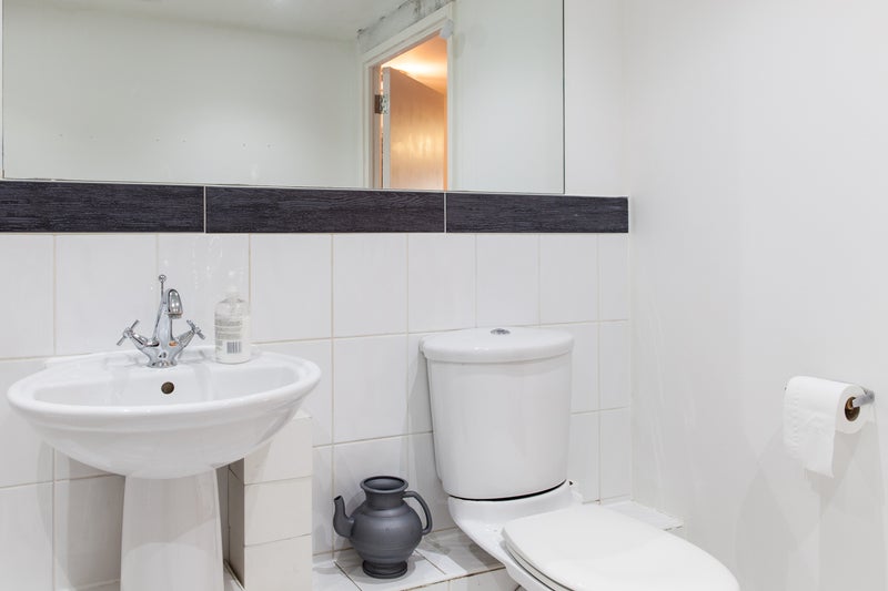 Room Stepney Way in Greater London