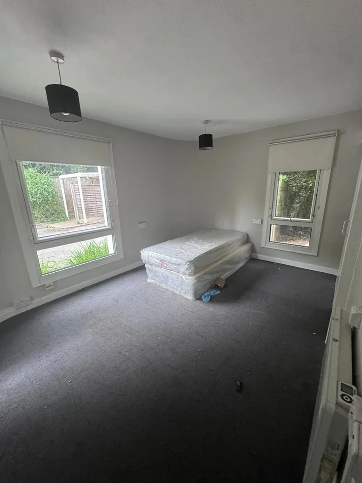 Flat Vicarage Road in Tunbridge Wells