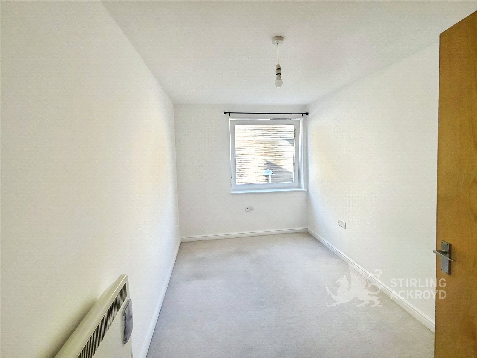 Flat Highfield Road in Greater London