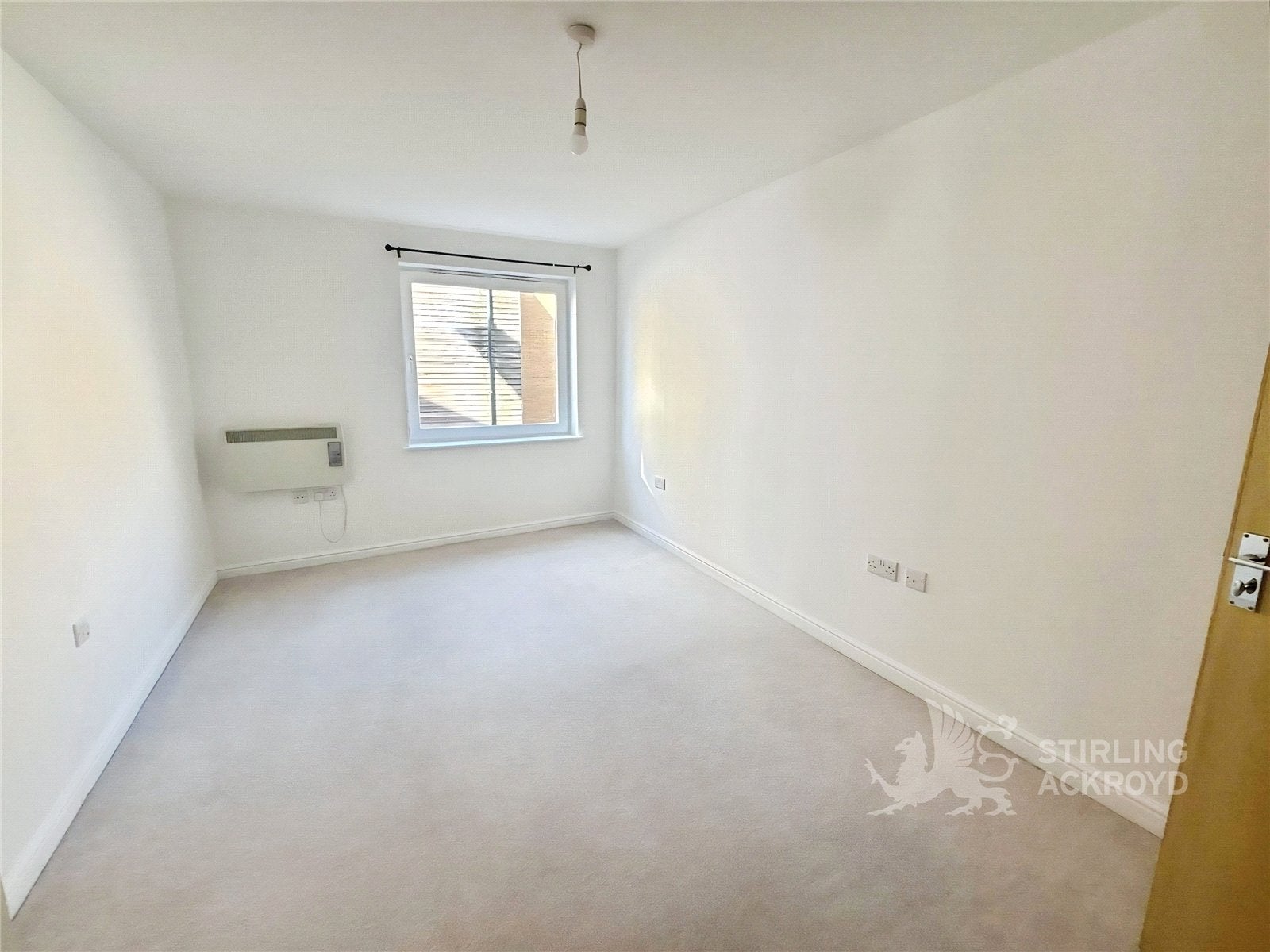 Flat Highfield Road in Greater London