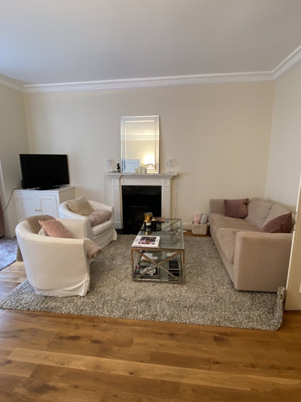 Flat Bramham Gardens in Greater London