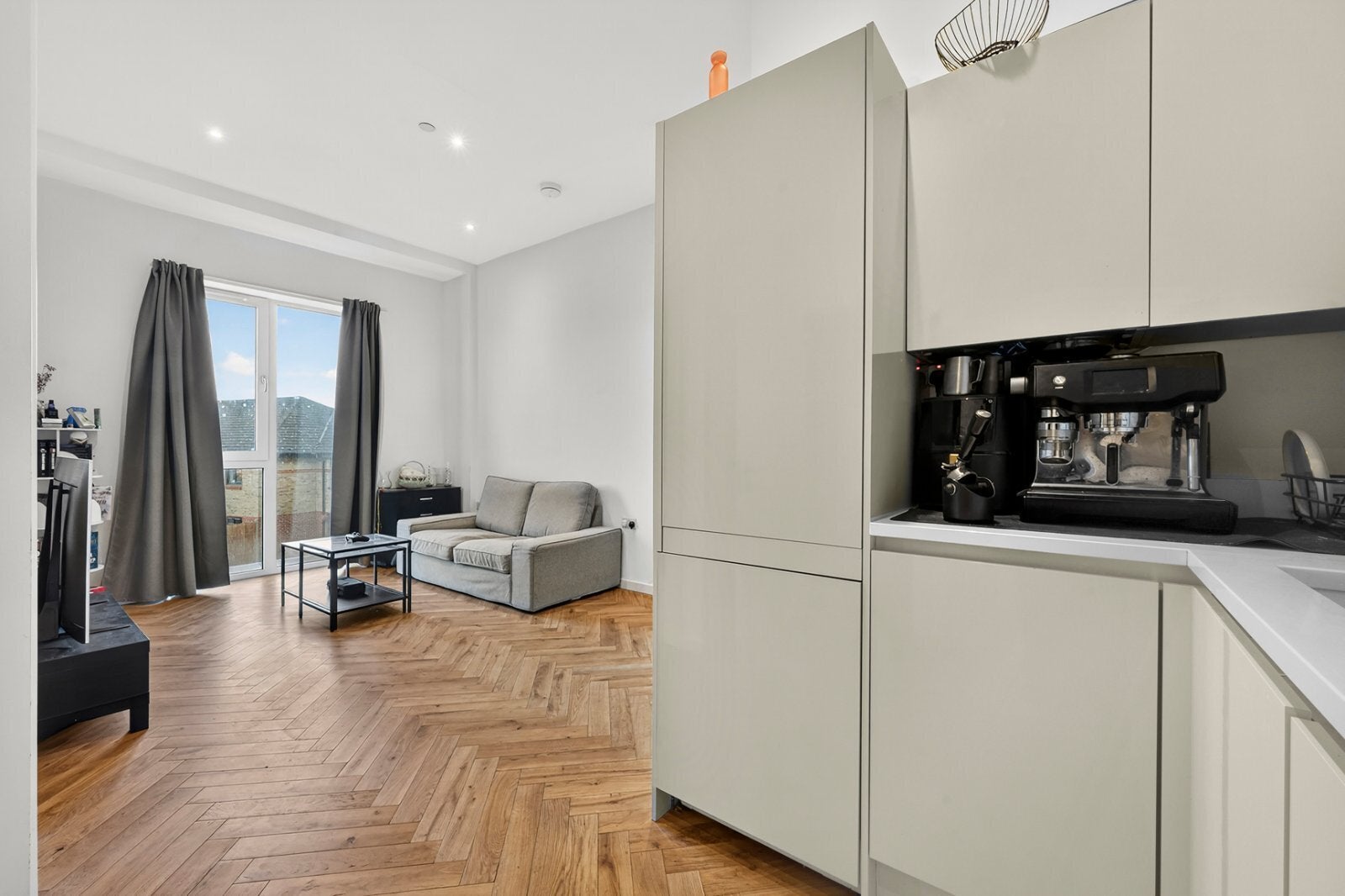 Flat Arklow Road in Greater London