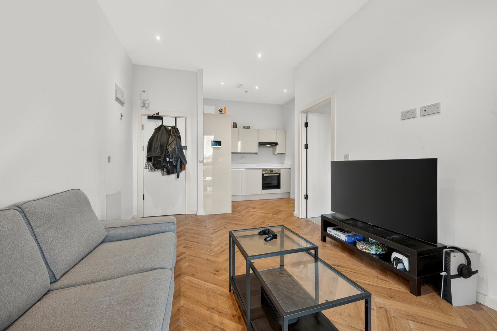 Flat Arklow Road in Greater London