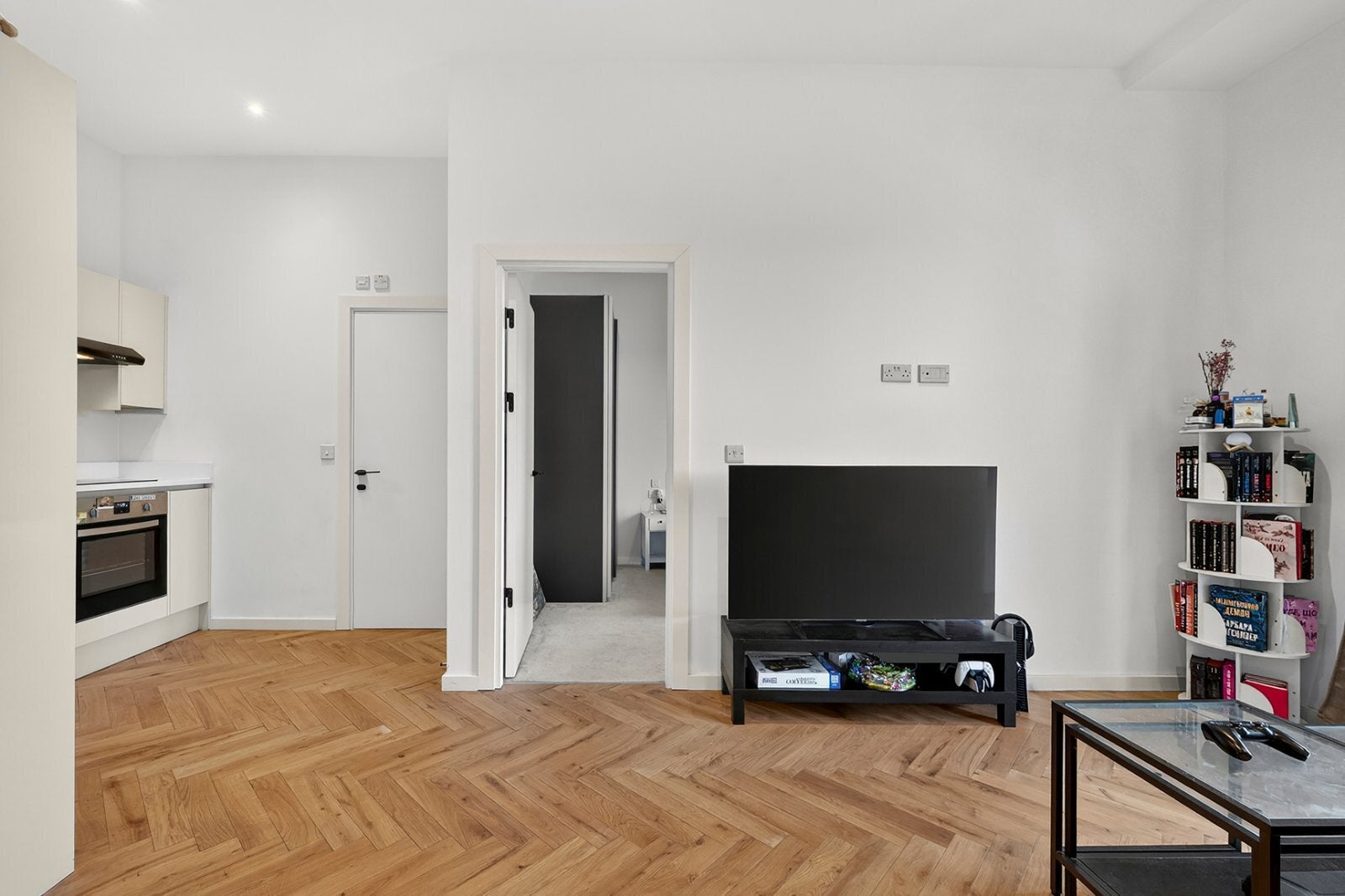 Flat Arklow Road in Greater London