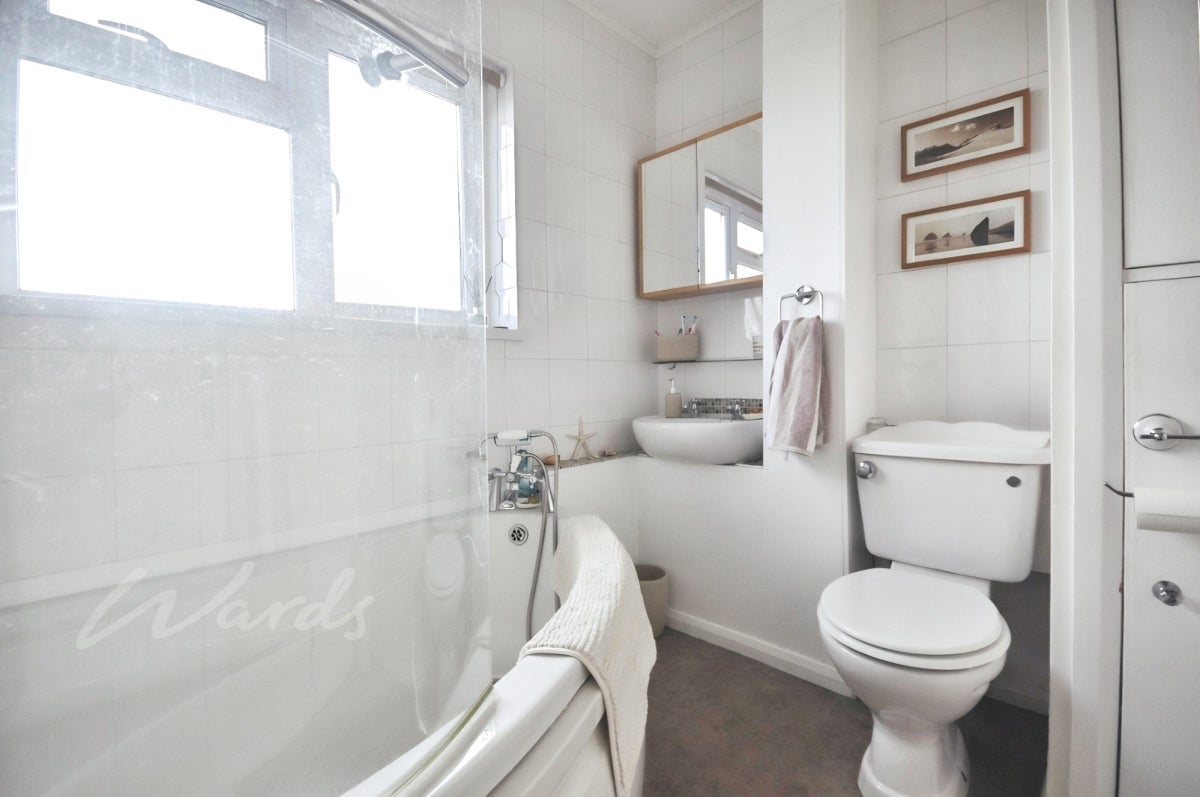 Flat Sheridan Court in Dartford
