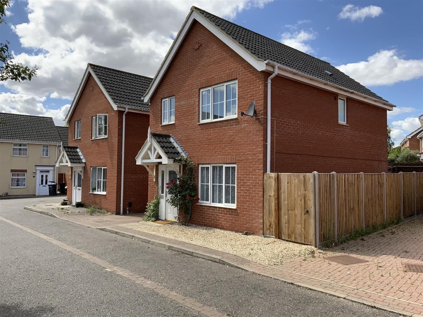 House Mavish Close in Norwich