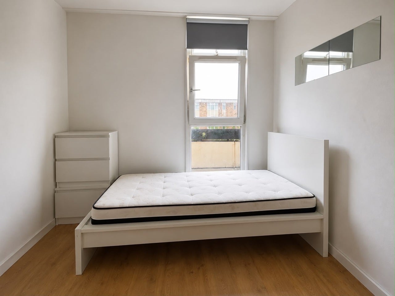 Room Lothian Road in Greater London
