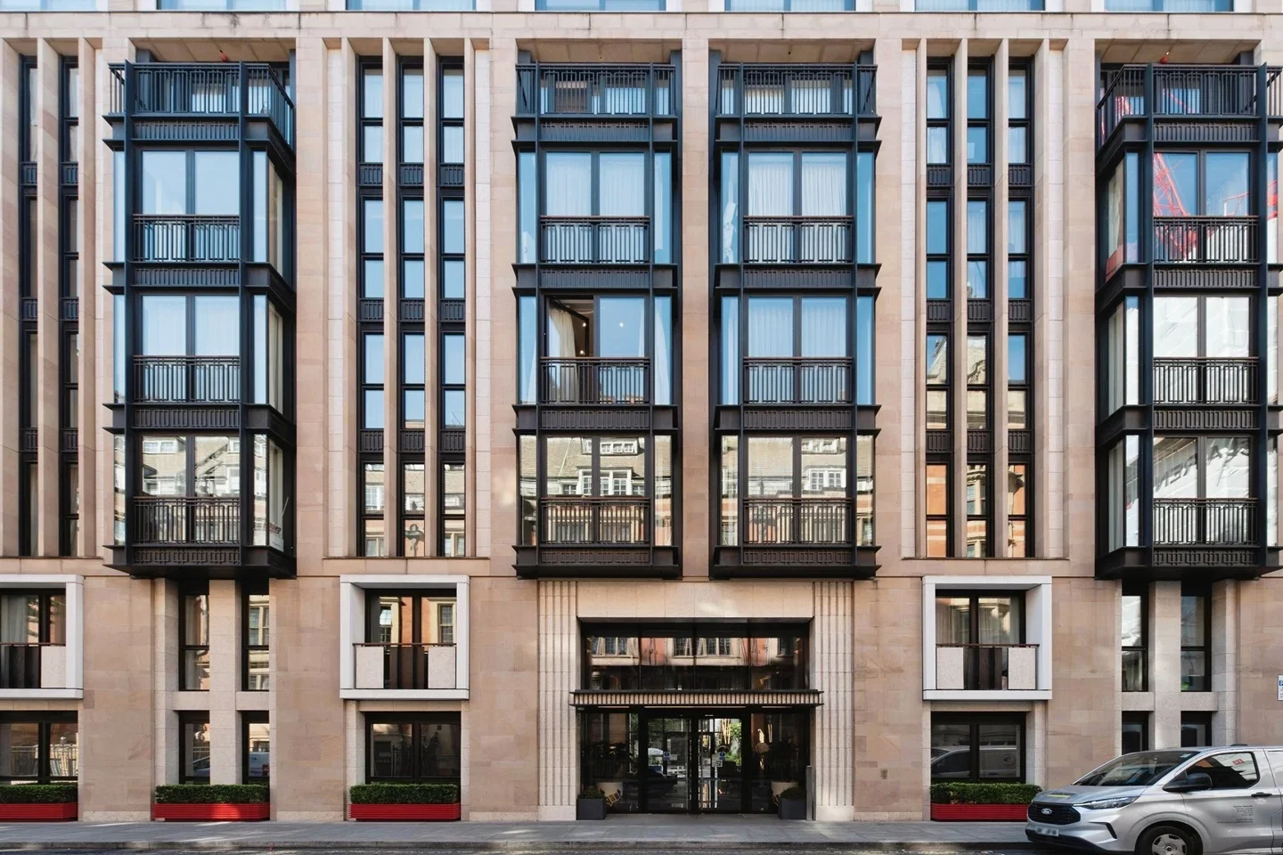 Flat Portugal Street in City of Westminster