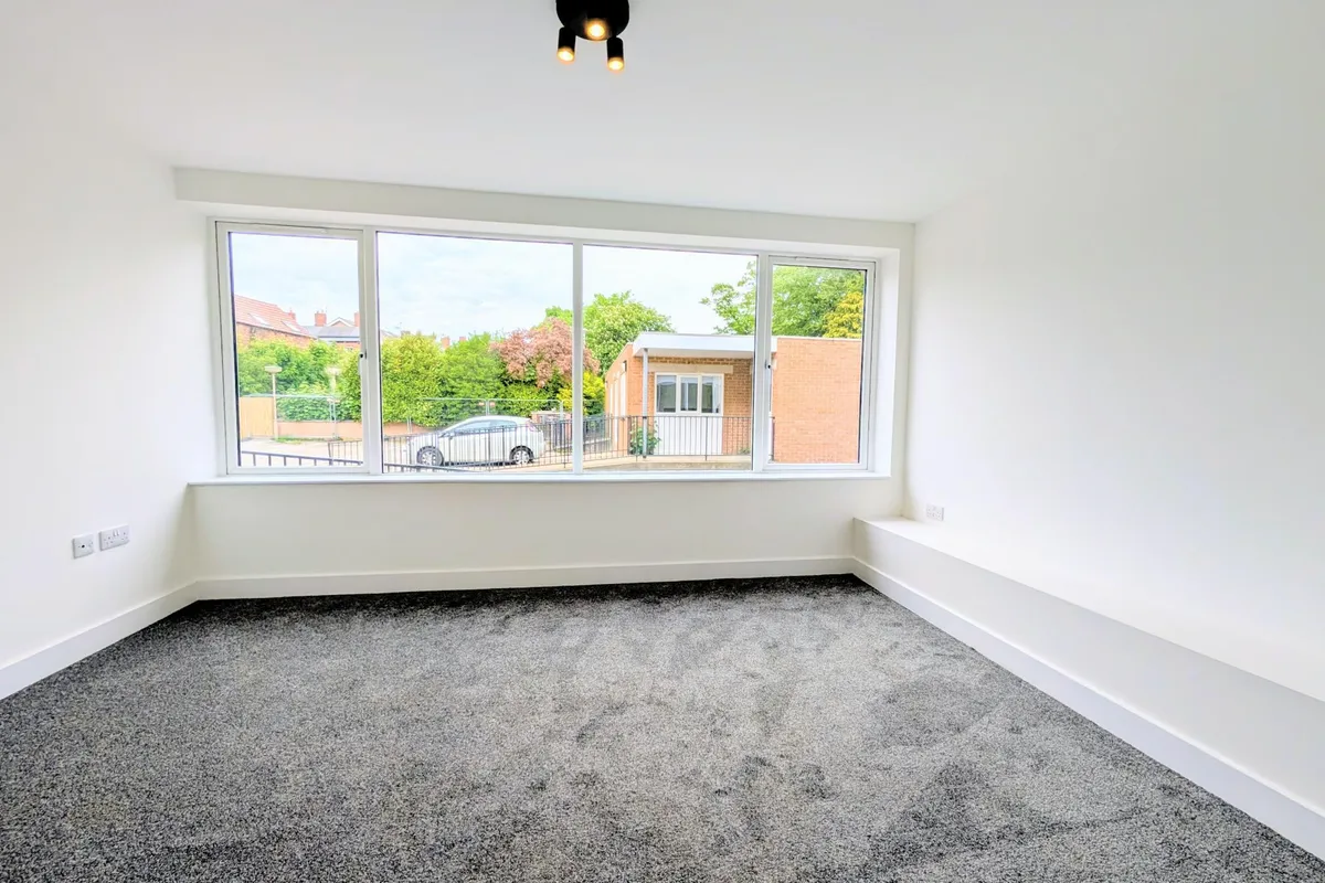 Flat Glumangate in Chesterfield