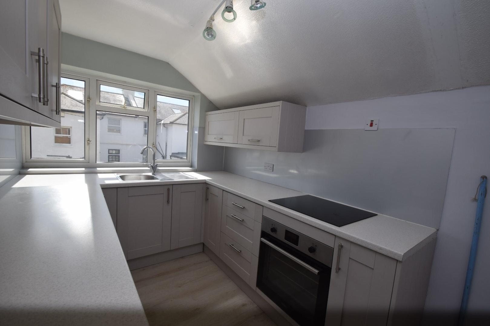 Flat Val Prinseps Road in Wealden