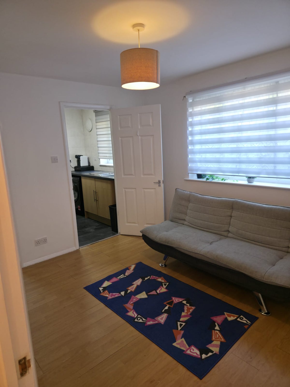 Flat Oakhill Road in Greater London