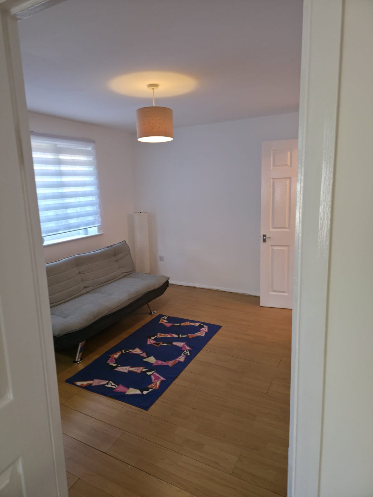 Flat Oakhill Road in Greater London