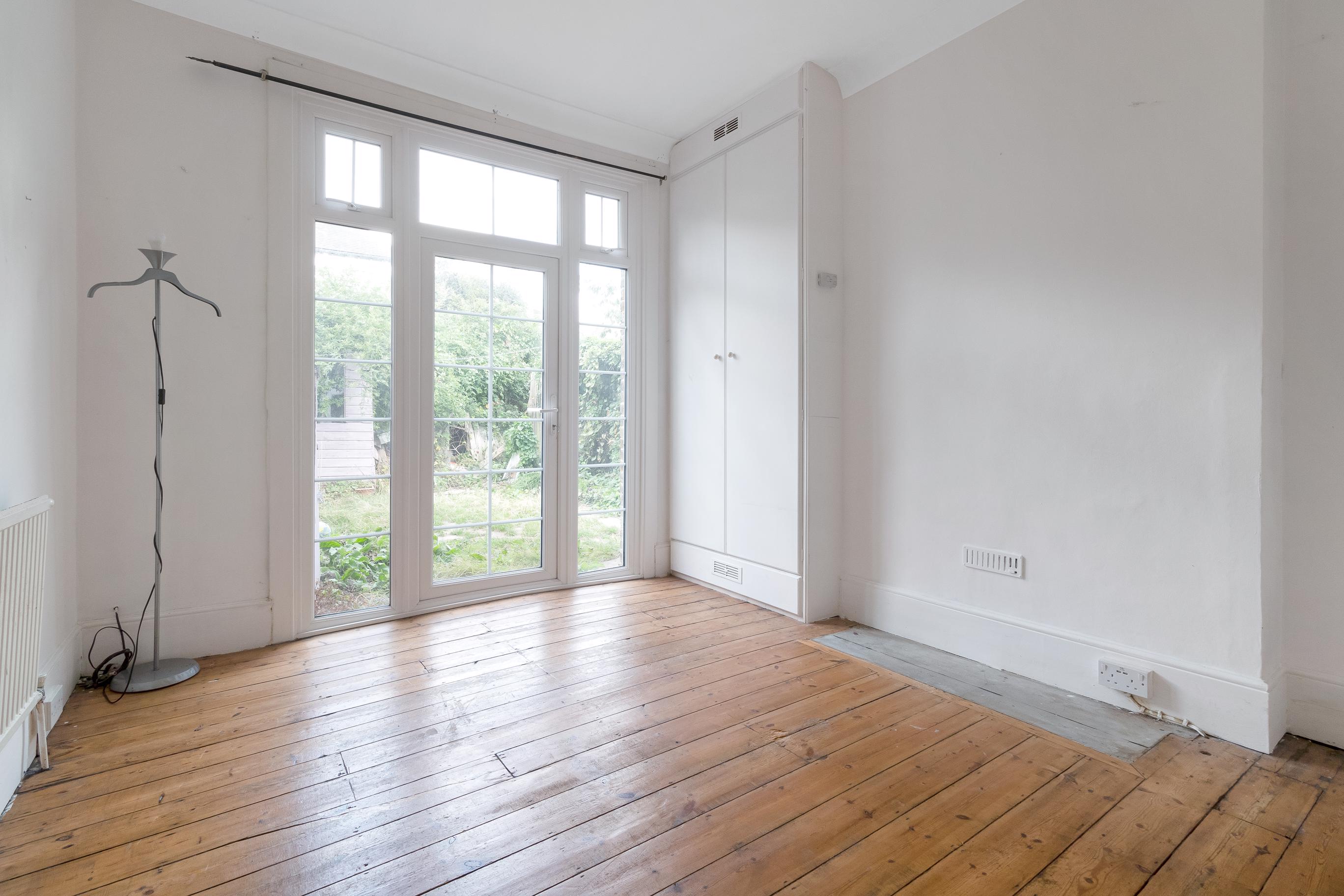 Flat Colworth Road in Greater London