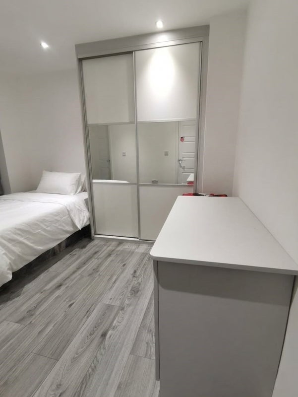 Room Kings Road in Manchester