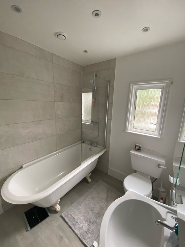 Room Cicada Road in Greater London