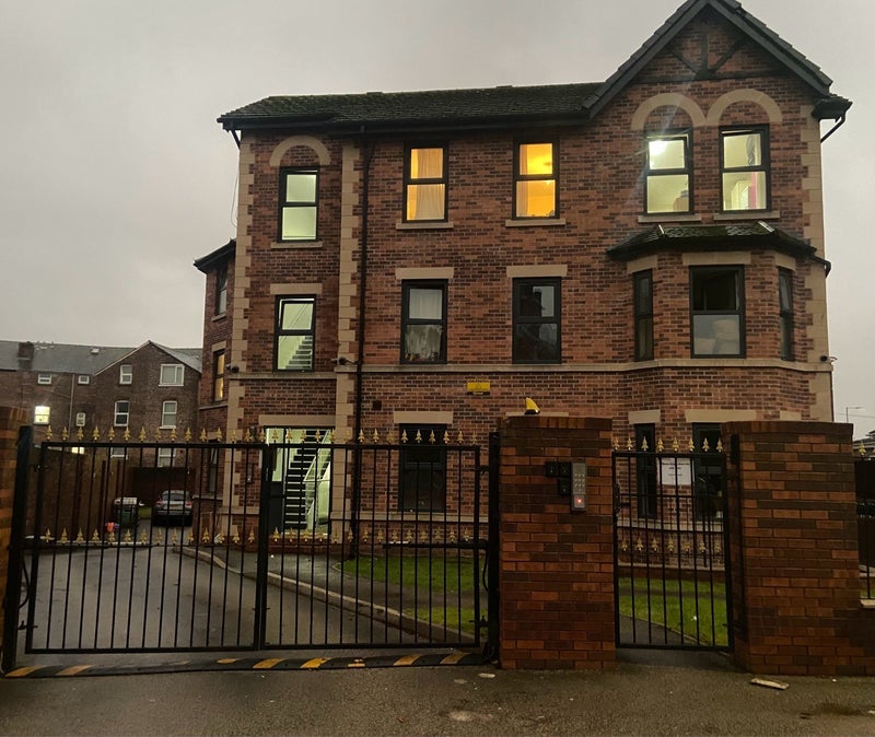 Room Portland Crescent in Manchester