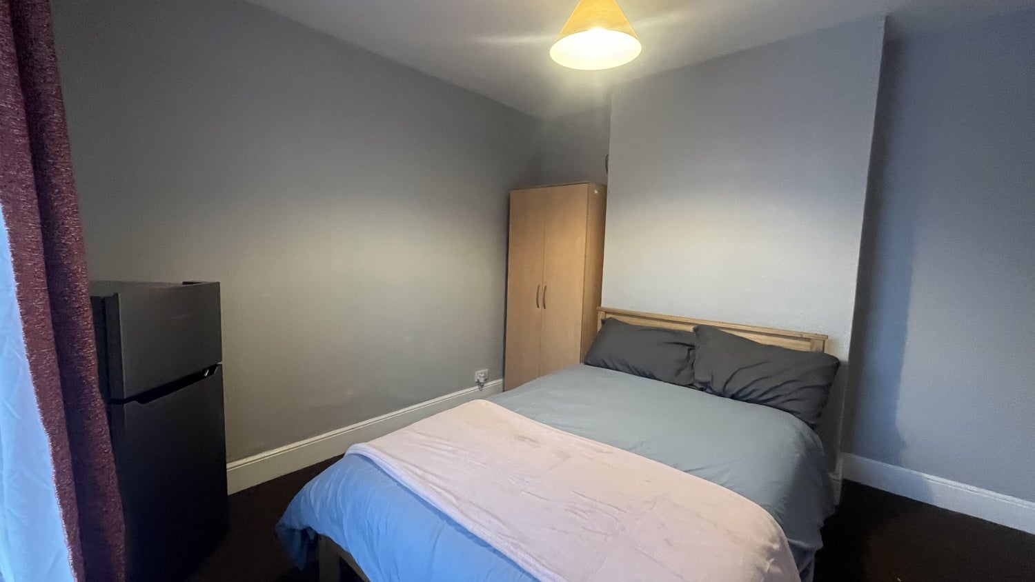Room Albert Road in Poole