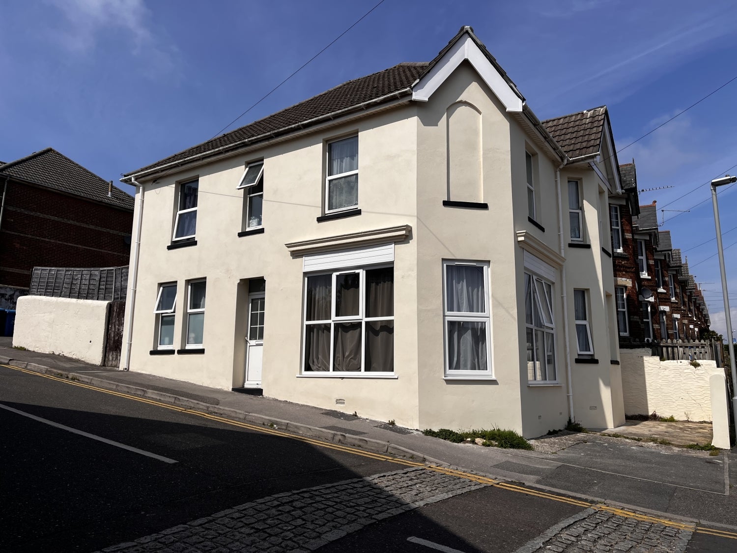Room Albert Road in Poole