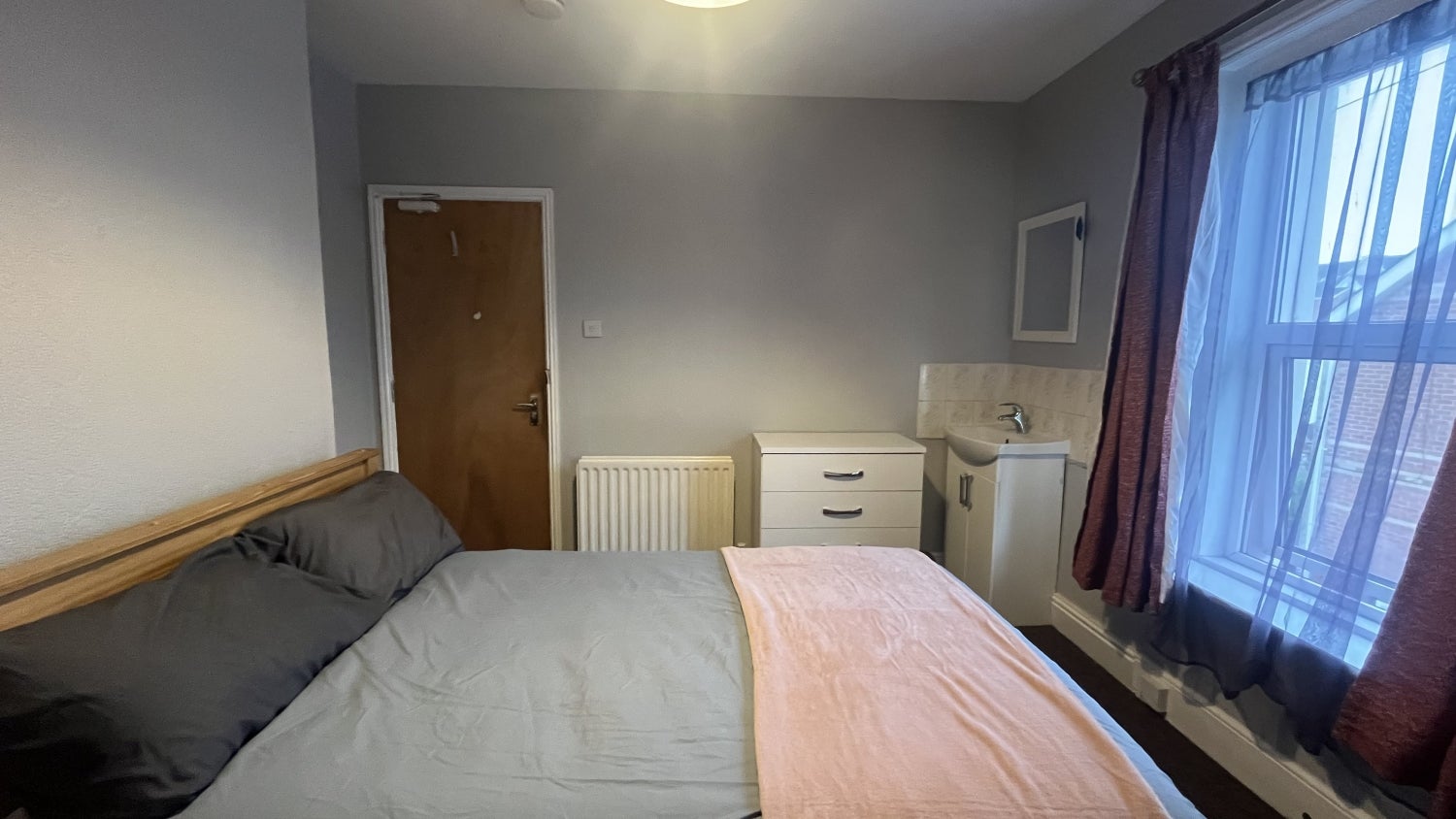 Room Albert Road in Poole