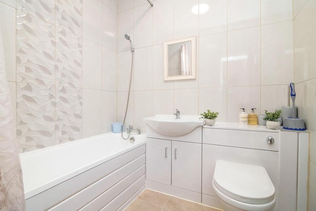 Room Arden Road in Sandwell