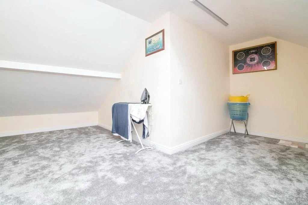 Room Arden Road in Sandwell