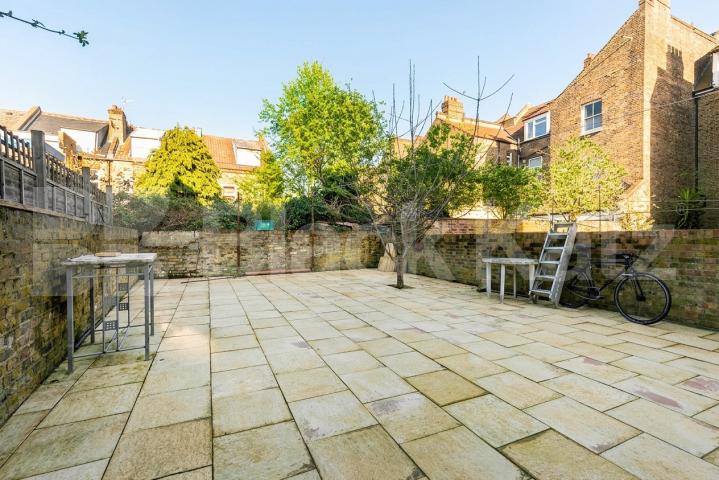Flat Iverson Road in Greater London