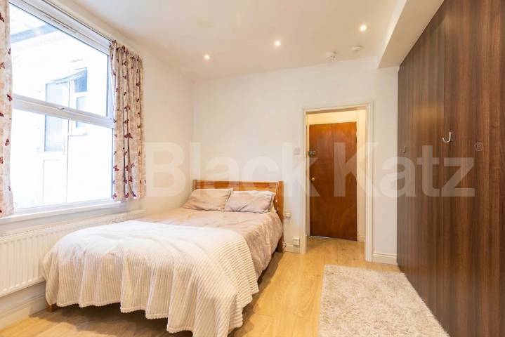 Flat Iverson Road in Greater London