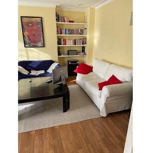 Flat Bedford Hill in Greater London