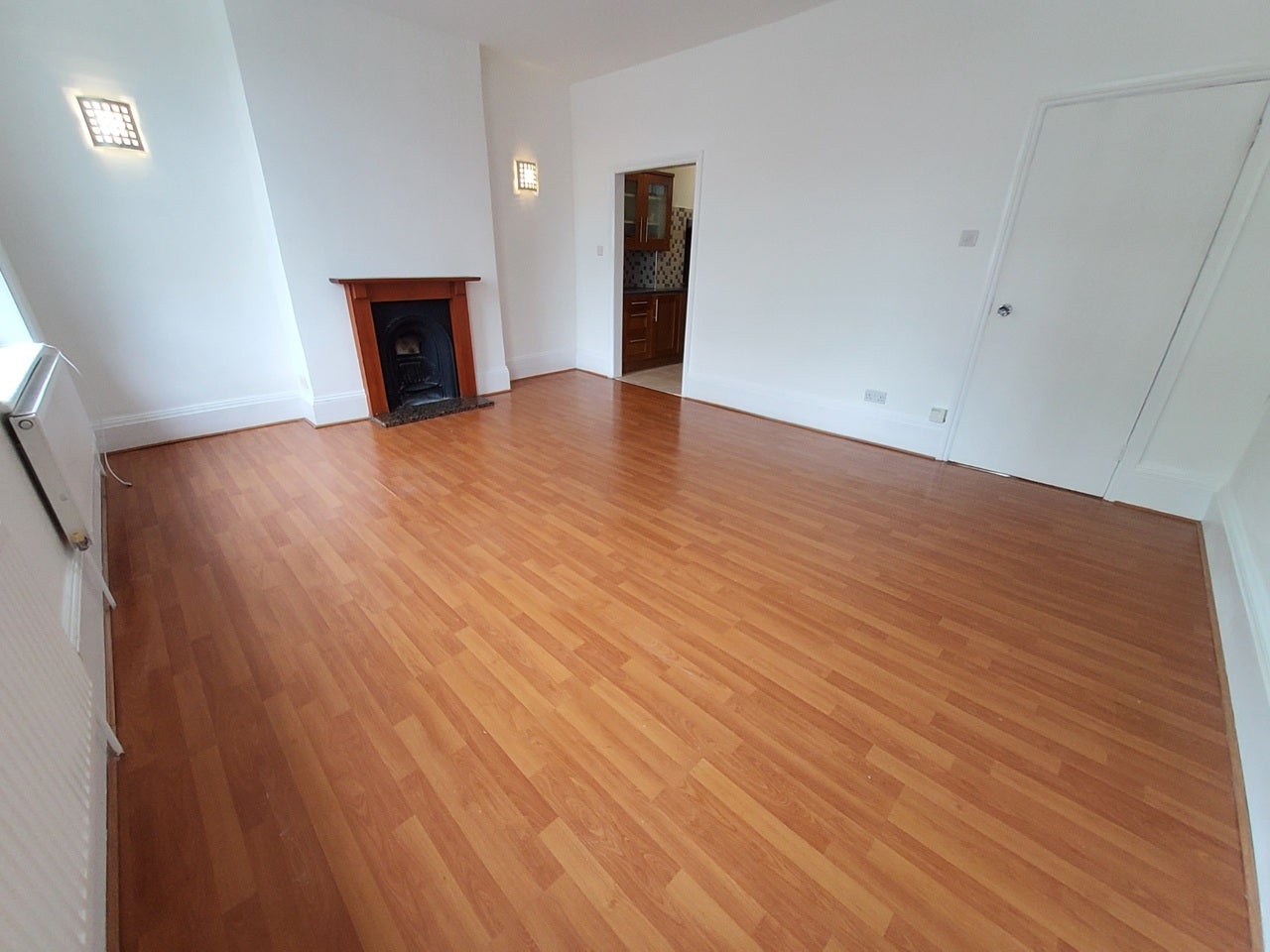 Flat Coldharbour Lane in Greater London