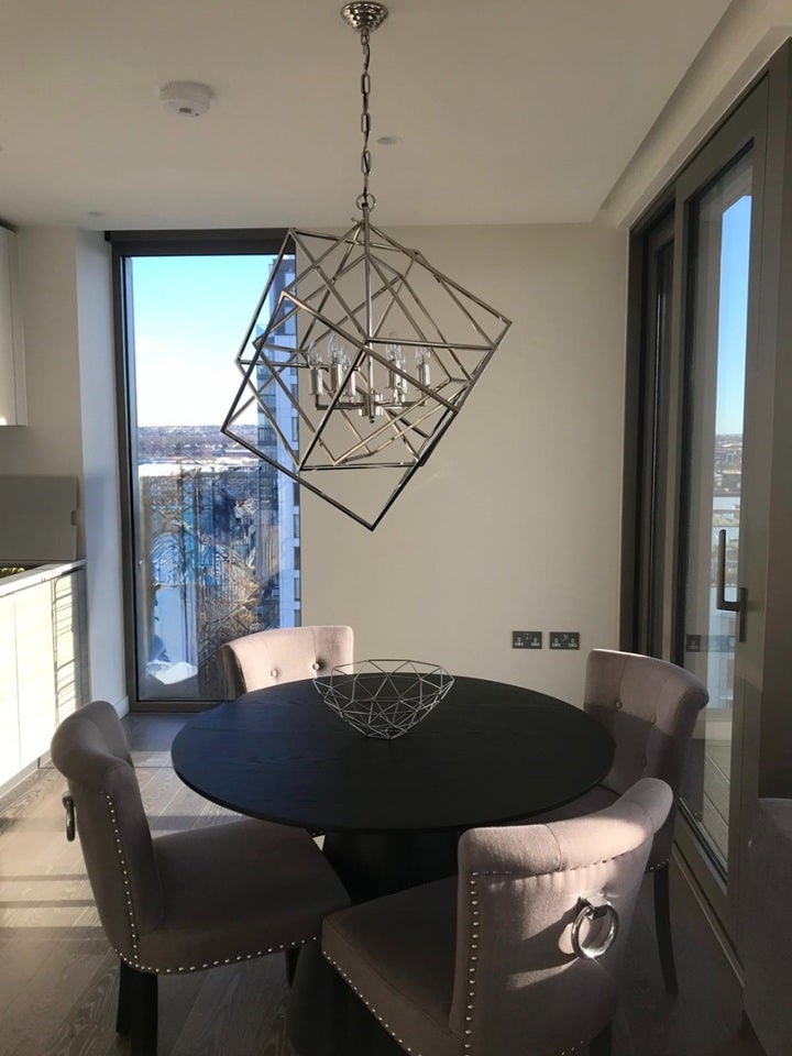Flat Pilot Walk in Greater London