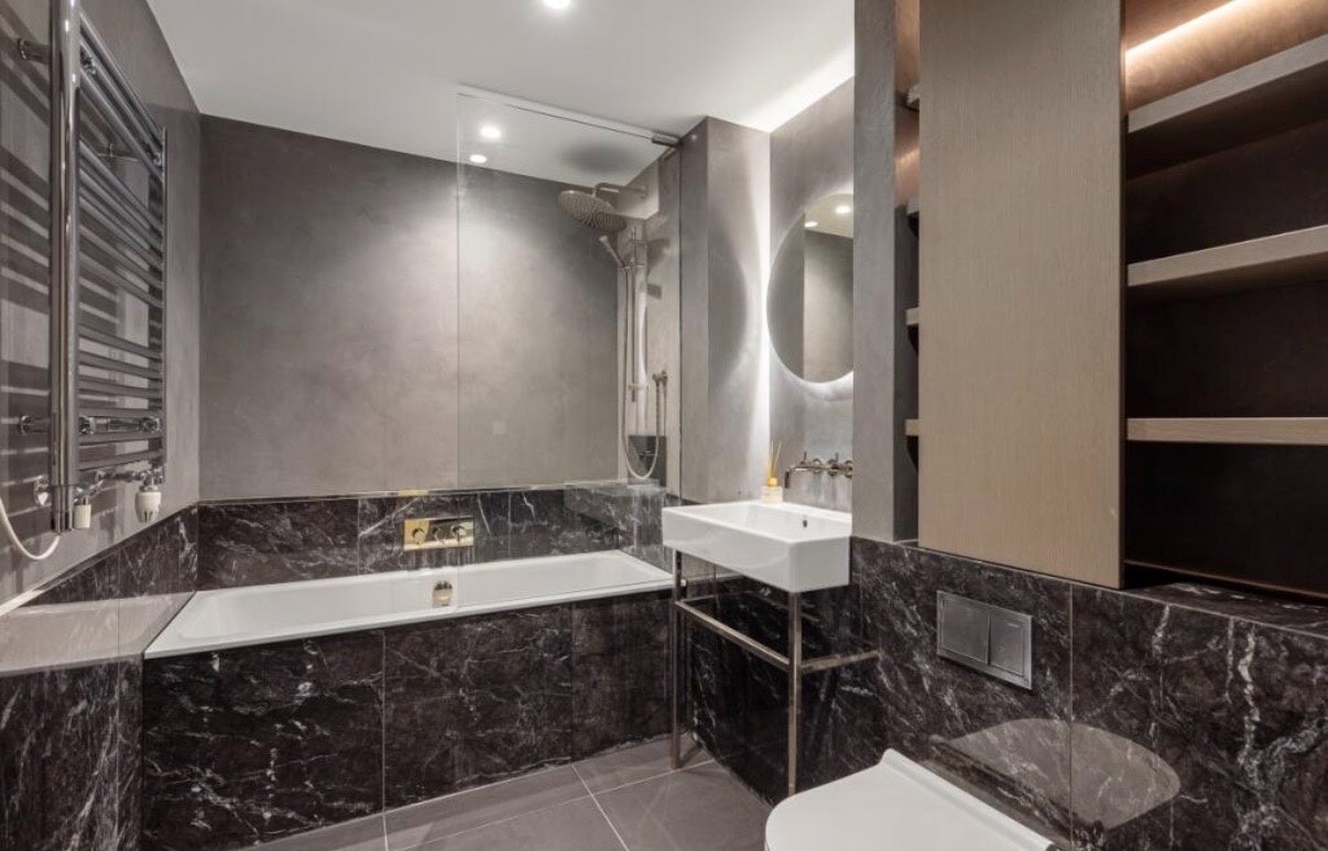 Flat Pilot Walk in Greater London
