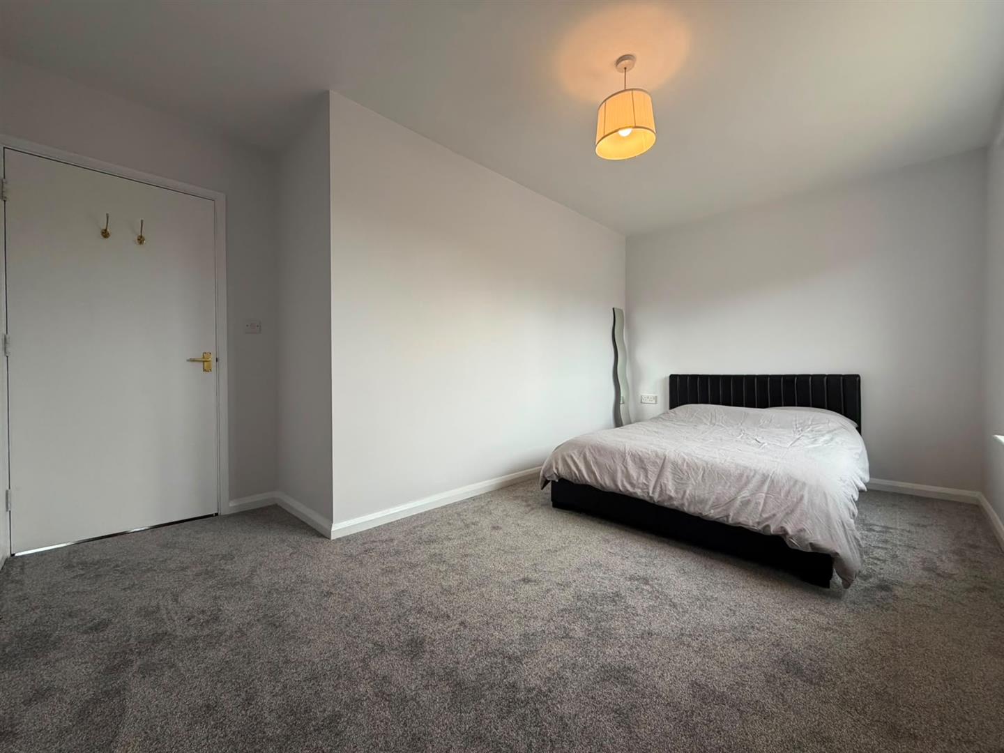 Flat Colham Mill Road in Greater London